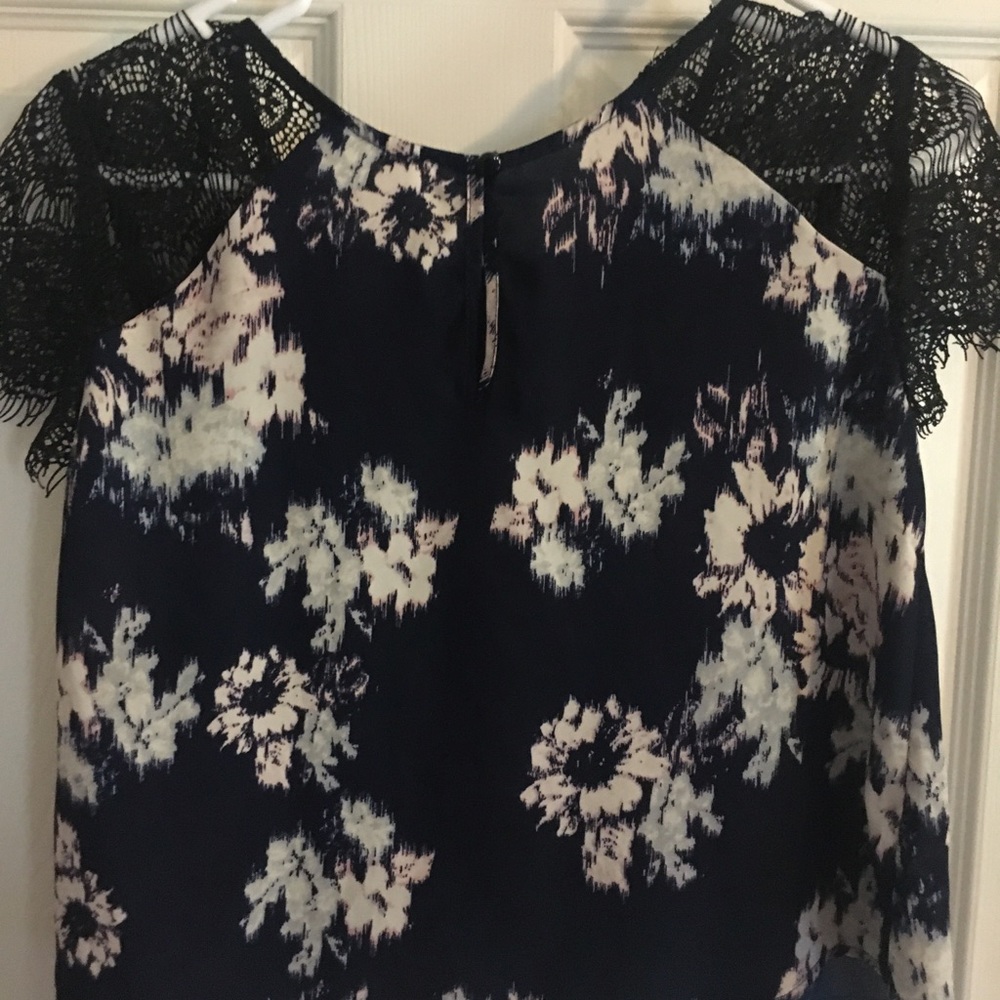 Xhilaration small blouse